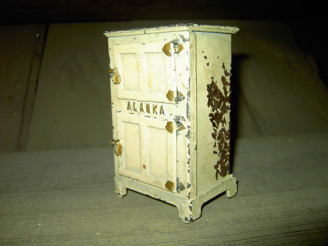 ALASKA ICE BOX CAST IRON REFRIGERATOR CHILDRENS TOY