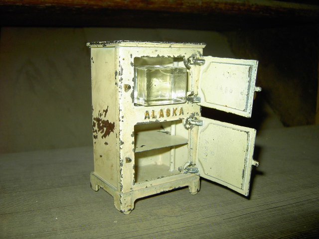 ALASKA ICE BOX CAST IRON REFRIGERATOR CHILDRENS TOY