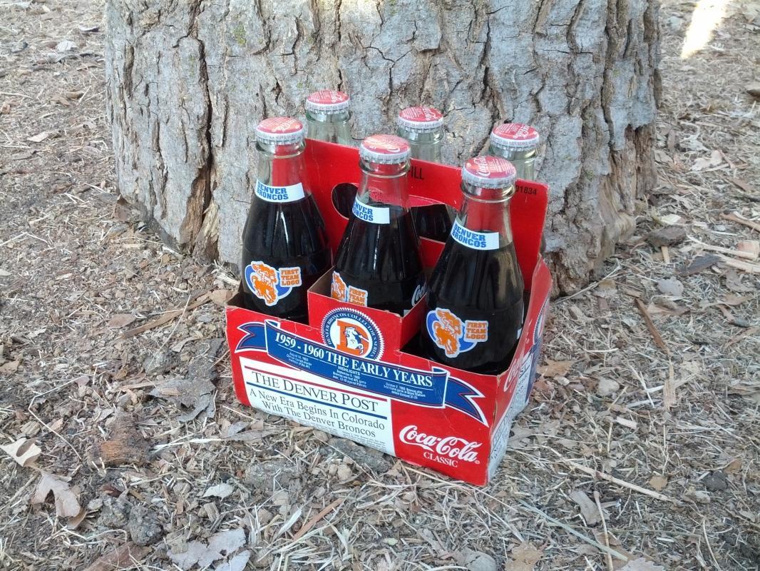 DENVER BRONCOS COKE COCA COLA NFL FOOTBALL BOTTLE EARLY YEARS COMMEMORATIVE CARDBOARD CARRIER