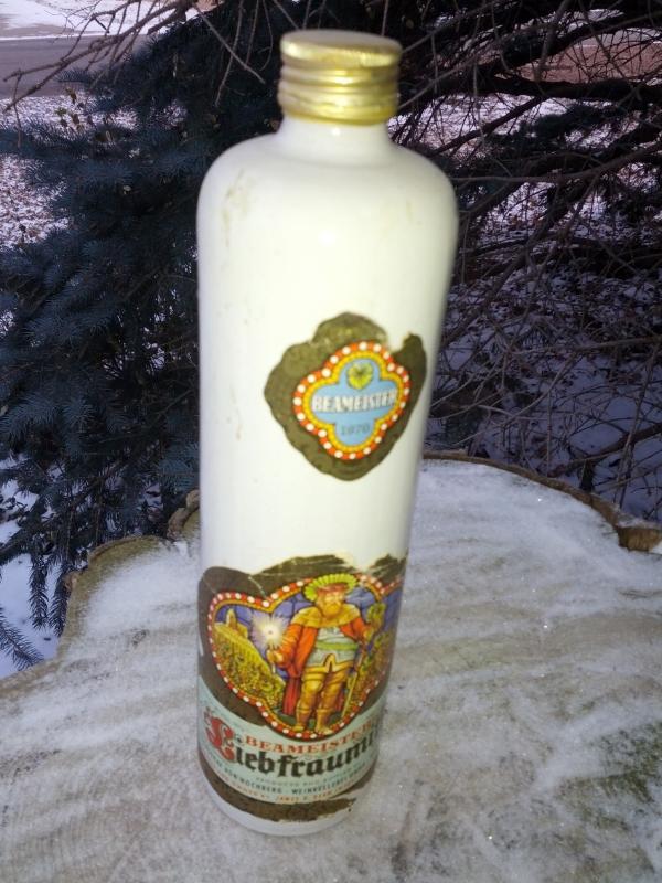 beameister liebfraumitch german rhine wine crock bottle reichsgraf von hochberg weinkellerei gmbh wehlen mosel jim beam paper label 1970 date