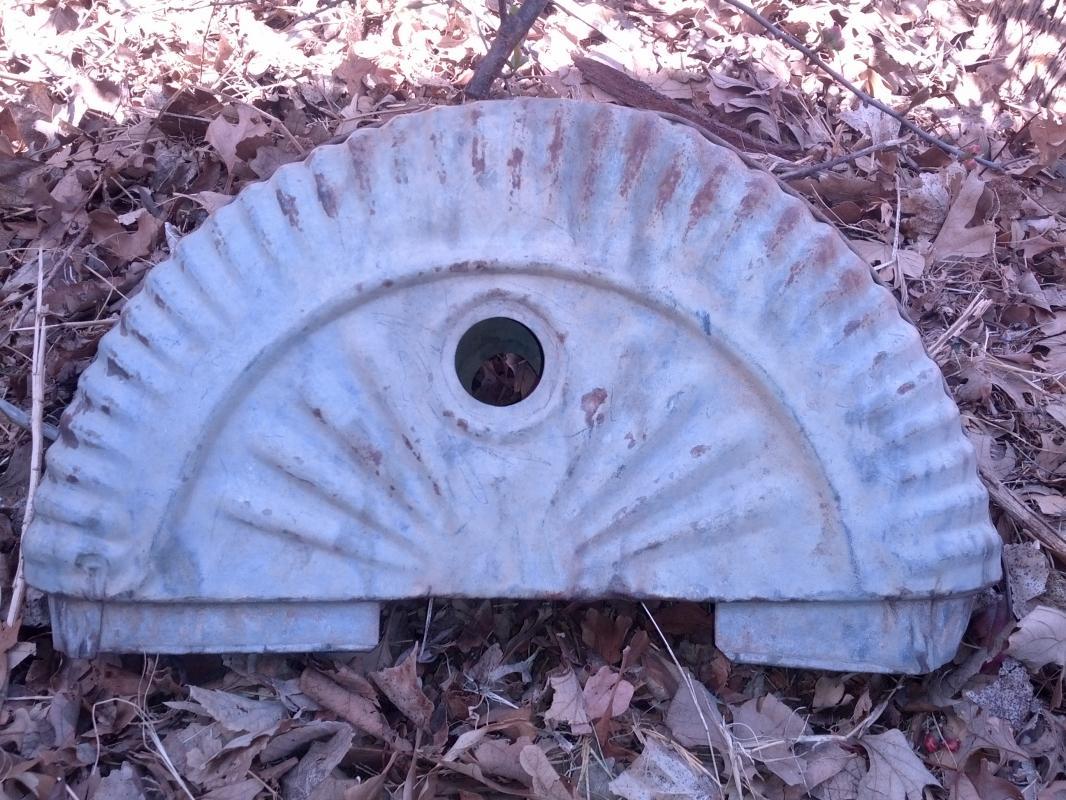 GALVINIZED STEEL CISTERN PRIMITIVE WELL WATER PUMP COVER TOP HARDWARE PIECE FIXTURE PART COUNTRY FARM TOOL DECORATIVE YARD ORNAMENT LAWN GARDEN DECORATION