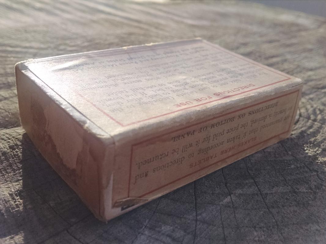 BLAKES HERB ROOT BARK TABLET CARDBOARD BOX LAXATIVE DRUG ADVERTISING INTERNATIONAL BOSTON MASSACHUSETTS