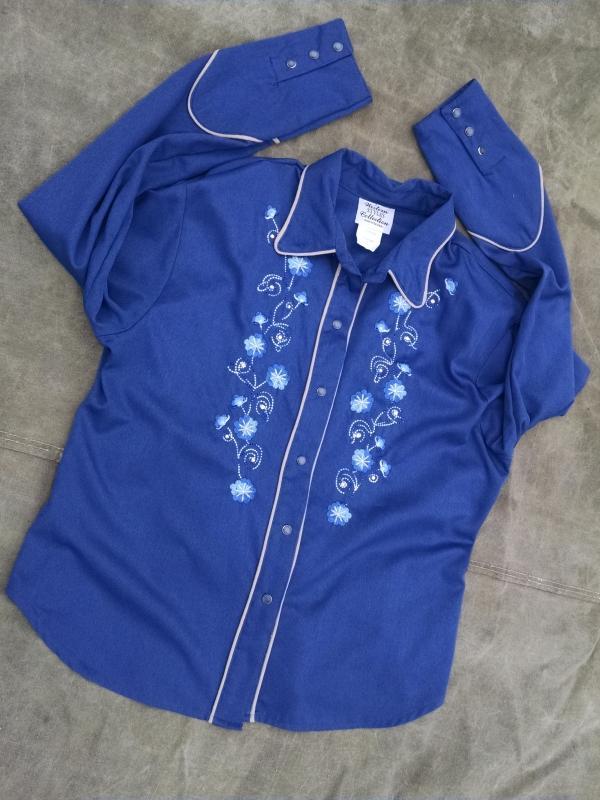 western collection cowgirl ladies shirt rhinestone floral flower pearly look buttons crinkled rayon blue blouse USA manufactured retro garment