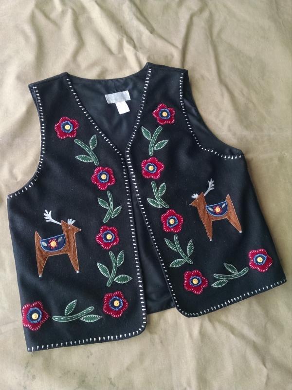 casey coleman wool blend black polyester vest deer floral flower pattern India manufactured ladies garment womens apparel size extra large