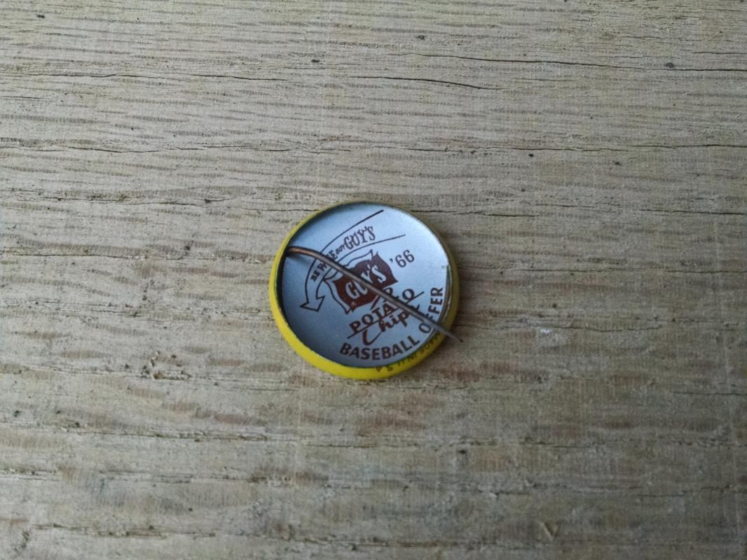 chicago cubs major league baseball pin guys potato chip promotional advertising lapel button usa manufactured