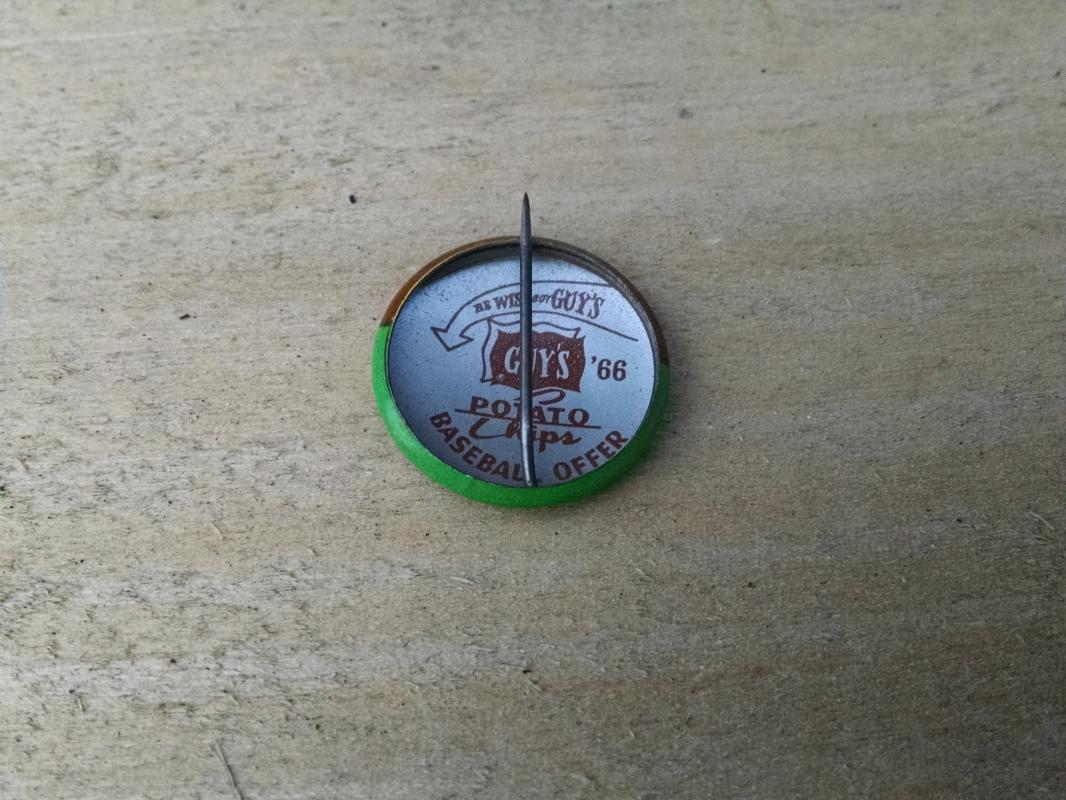 chicago white sox major league baseball club fan button guys potato chip promotional advertising lapel pin made usa