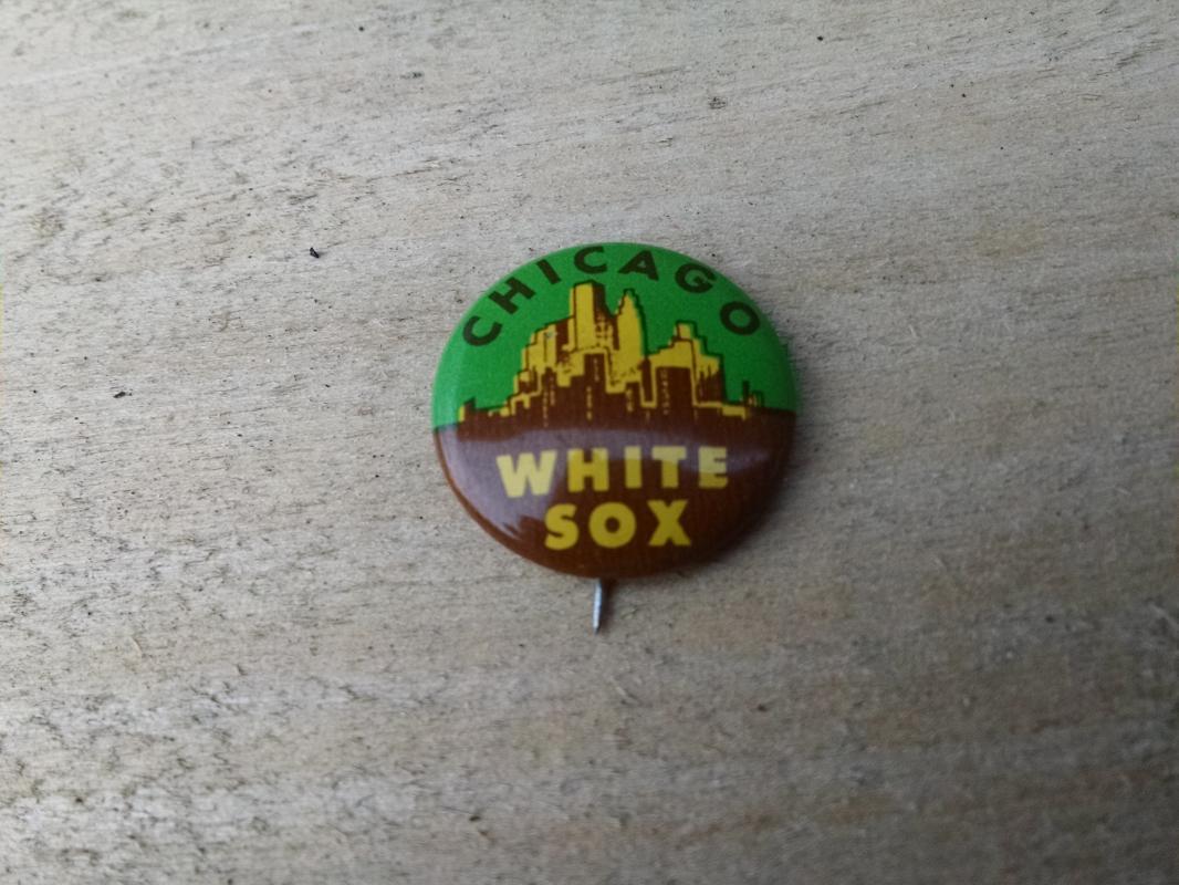 chicago white sox major league baseball club fan button guys potato chip promotional advertising lapel pin made usa