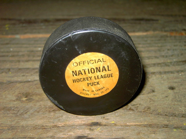 NATIONAL HOCKEY LEAGUE OFFICIAL PUCK VICEROY CANADA
