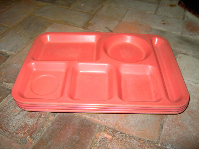 PINK MELMAC SCHOOL CAFETERIA LUNCHROOM DINER TRAY STACKING MELAMINE PLATTER RETRO TABLEWARE UTENSIL