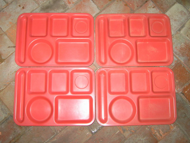 PINK MELMAC SCHOOL CAFETERIA LUNCHROOM DINER TRAY STACKING MELAMINE PLATTER RETRO TABLEWARE UTENSIL