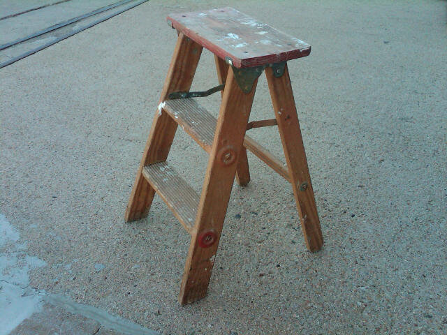 PAINTED WOOD STEP LADDER FOLDING GARDEN STAND SHOP STEPLADDER BENCH