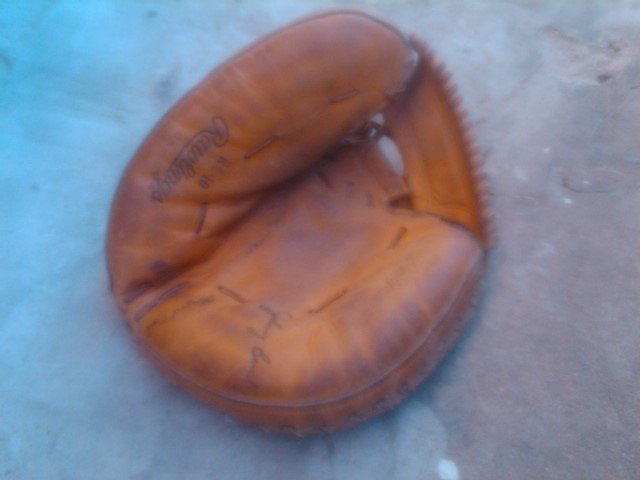 JOHNNY BENCH BASEBALL CATCHERS MITT RAWLINGS LEATHER BALL GLOVE STAMPED AUTOGRAPH SPORTS APPAREL