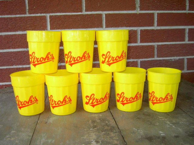 STROHS GRAFFI CUP KEG TUMBLER PLASTIC GLASS SHAWNEE MISSION KANSAS