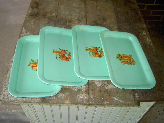 JADE GREEN SNACK TRAY SERVING PLATE KITCHEN UTENSIL FRUIT DECAL PLATTER
