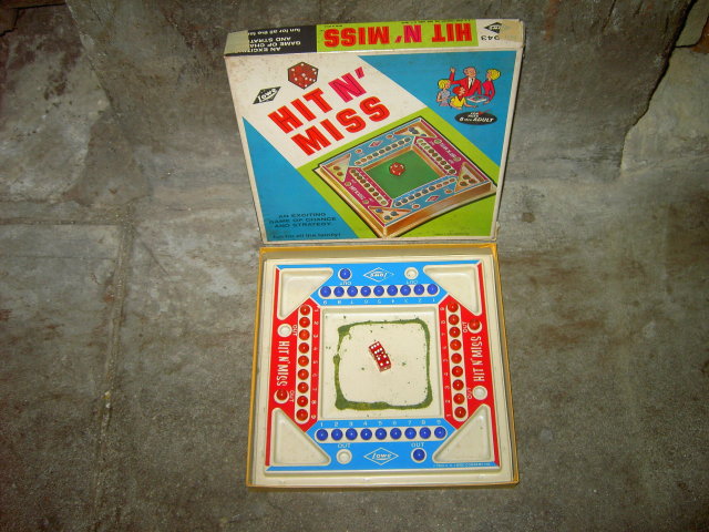 HIT N MISS CHANCE STRATEGY ENTERTAINMENT GAME PASTIME ACTIVITY LOWE COMPANY 1966