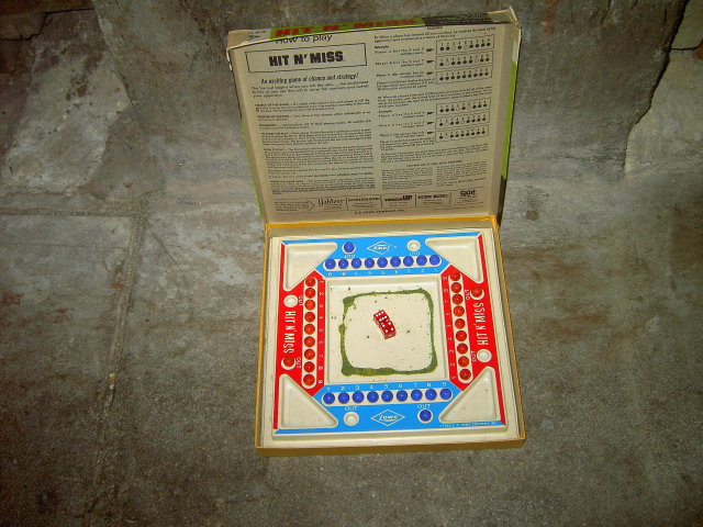 HIT N MISS CHANCE STRATEGY ENTERTAINMENT GAME PASTIME ACTIVITY LOWE COMPANY 1966