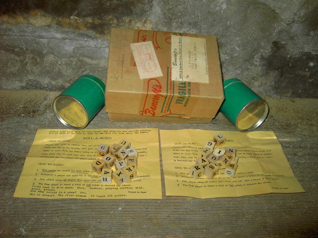 ROLL A WORD WOODEN DICE SHAKER CUP ACTIVITY PASTIME GAME