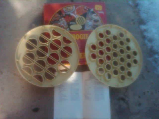 Perogie Dough Recipe Mold Ravioli Tart Forming Tray Kitchen Utensil Actions Original Box