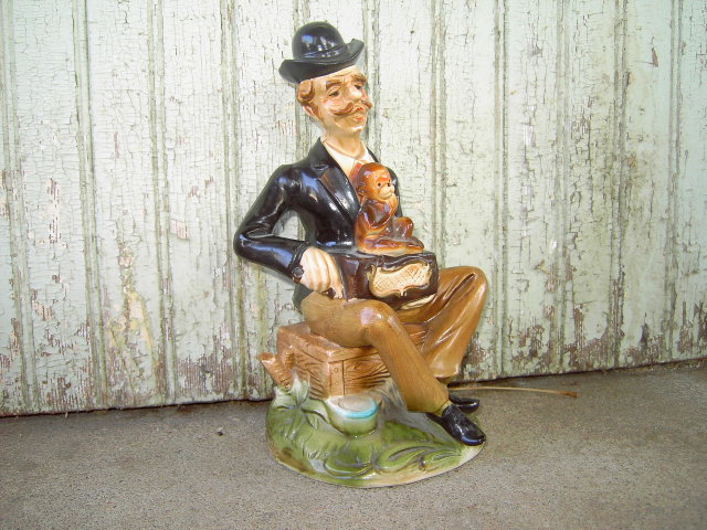 MONKEY CHIMPANZEE MAN STATUE FIGURINE