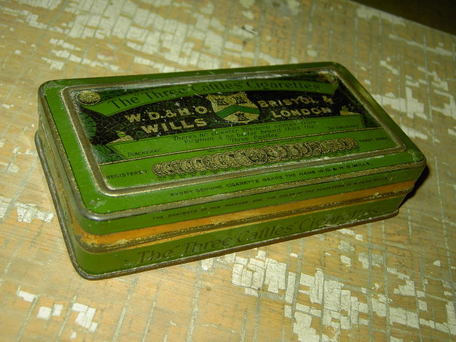 THREE CASTLES CIGARETTE TIN CAN VIRGINIA TOBACCO CANNISTER LONDON BRISTOL ENGLAND WILLS W D & H O