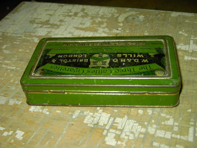THREE CASTLES CIGARETTE TIN CAN VIRGINIA TOBACCO CANNISTER LONDON BRISTOL ENGLAND WILLS W D & H O
