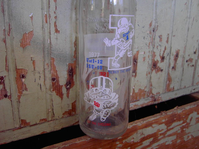 PEPSI COLA IOWA STATE CYCLONES HERKY HAWKEYE SODA POP BOTTLE COLLEGE FOOTBALL COMMEMORATIVE BEVERAGE COLLECTIBLE