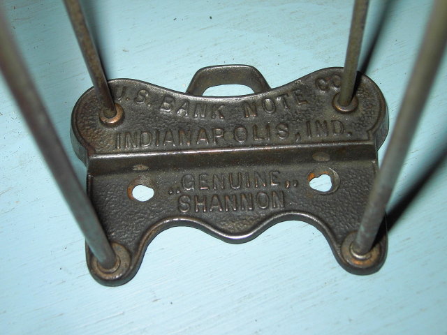UNITED STATES BANK NOTE WALL CLIP INDIANAPOLIS INDIANA GENUINE SHANNON CAST IRON ADVERTISING