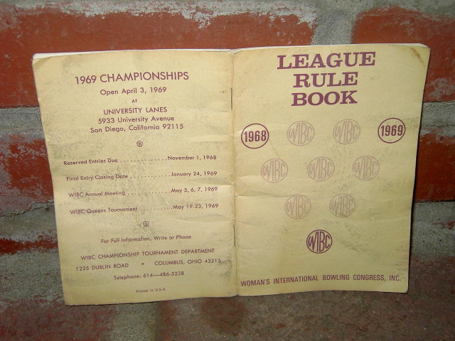 WOMENS BOWLING LEAGUE GUIDE BOOKLET 1960'S REGULATION PAMPHLET
