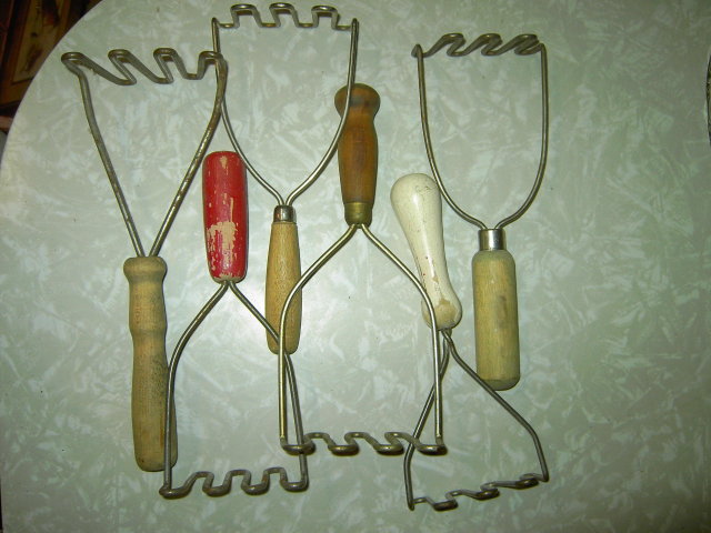 POTATO MASHER COOKING BAKING UTENSIL KITCHEN TOOL DEPRESSION ERA