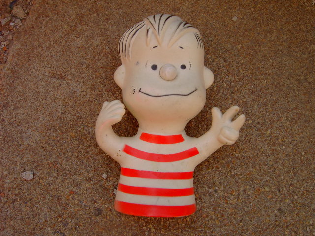 PEANUTS LINUS BATHTUB WALL STICK UP SHOWER SPRAYER AVON PRODUCT