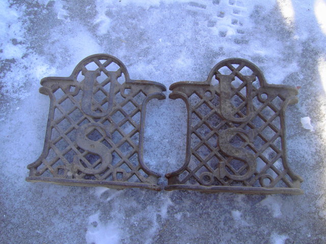PUMP HOUSING FOOT TRIVET UNITED STATES CAST IRON ORNAMENT