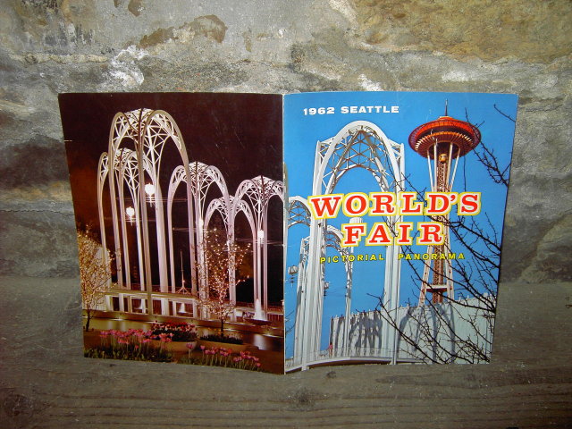 1962 SEATTLE WORLDS FAIR PICTORIAL PANORAMA BOOKLET