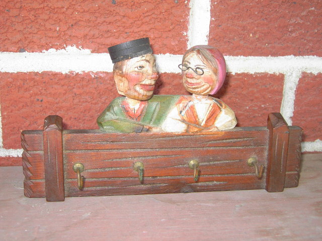 WOODEN WOMAN CARVED MAN WALL KEY HOOK RACK
