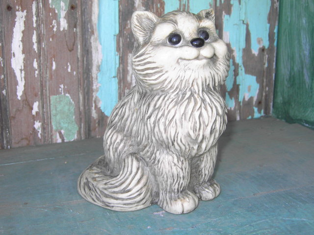 GRAY CAT BANK KITTEN FIGURINE STATUE 1977 DATE