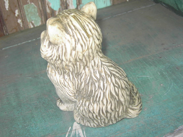 GRAY CAT BANK KITTEN FIGURINE STATUE 1977 DATE