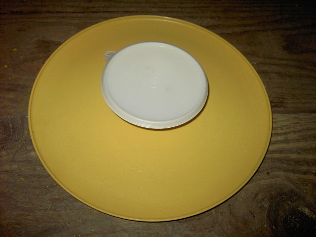 TUPPERWARE DIP BOWL CHIP TRAY CONDIMENT SERVING PLATE