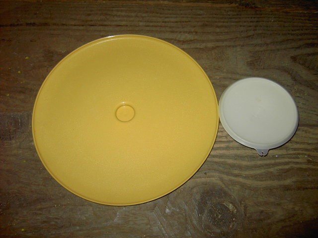 TUPPERWARE DIP BOWL CHIP TRAY CONDIMENT SERVING PLATE