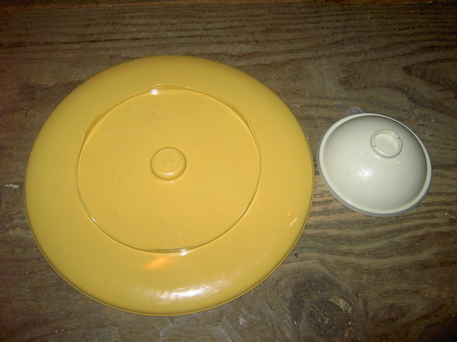 TUPPERWARE DIP BOWL CHIP TRAY CONDIMENT SERVING PLATE