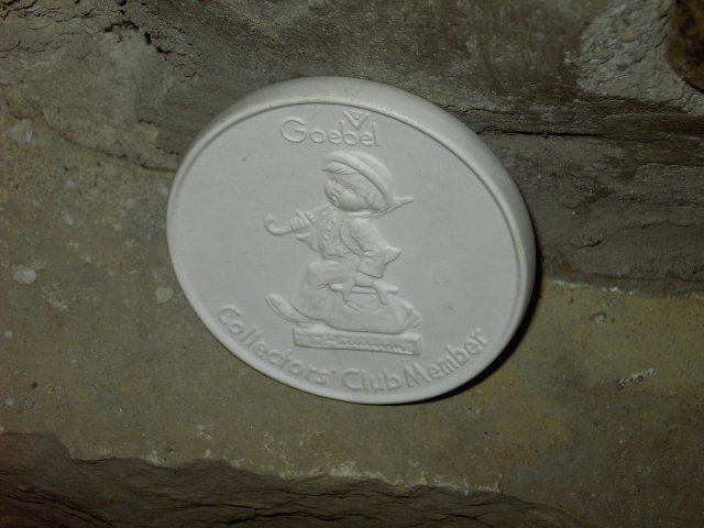 HUMMEL WEST GERMANY GOEBEL COLLECTORS CLUB MEMBER PLAQUE ADVERTISING DISK