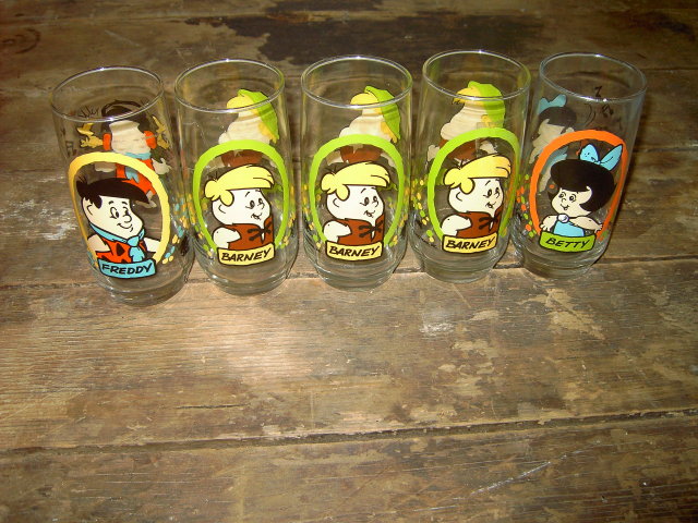FLINTSTONE KIDS CARTOON GLASS TUMBLER HANNA BARBERA 1986 PIZZA HUT