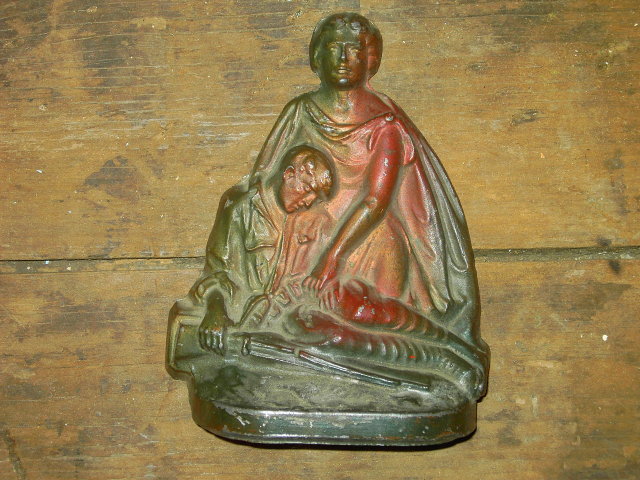 SOLDIER COMFORTING LADY BOOKEND SHELF FIGURINE STATUE