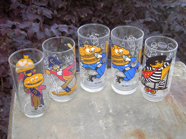MCDONALDS CARTOON GLASS MAYOR MCCHEESE CAPTAIN CROOK HAMBURGLAR BIG MAC ANIMATED CHARACTER TUMBLER
