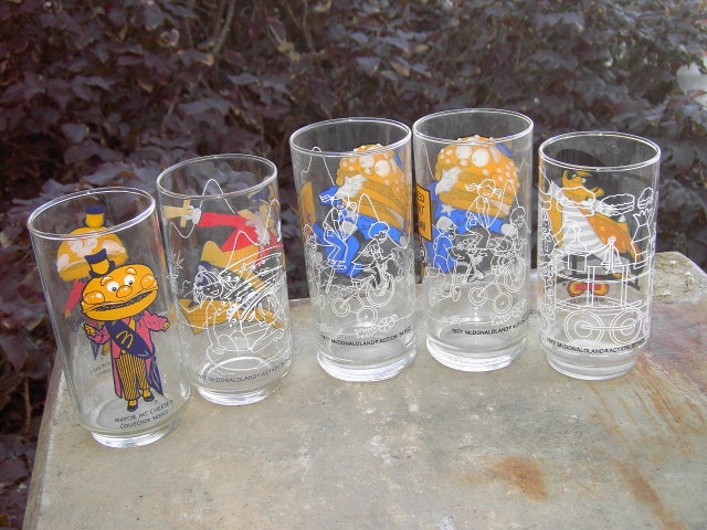 MCDONALDS CARTOON GLASS MAYOR MCCHEESE CAPTAIN CROOK HAMBURGLAR BIG MAC ANIMATED CHARACTER TUMBLER