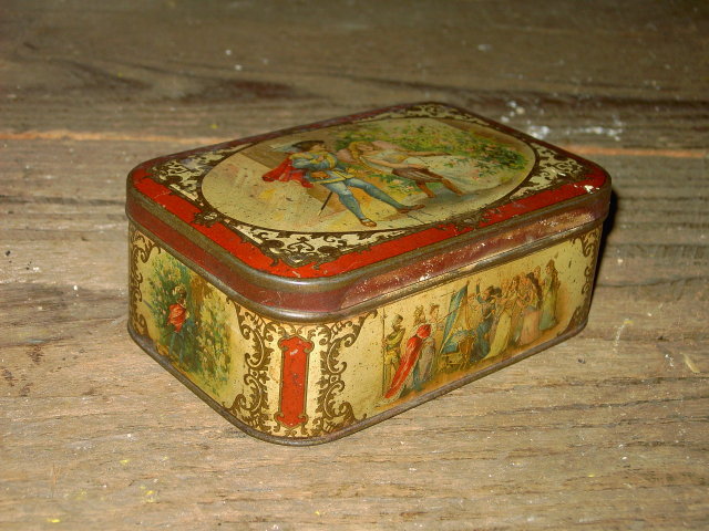 ROYALTY SCENE SWEET BISQUIT TIN CAN CONFECTIONERY CANNISTER