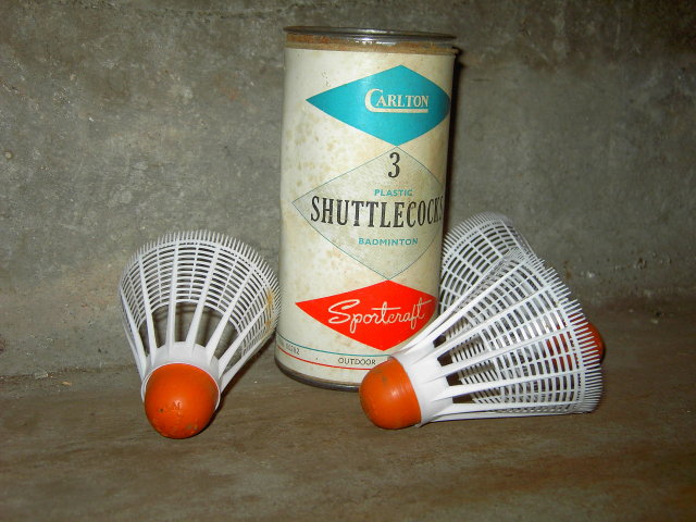 CARLTON SPORTCRAFT BADMINTON SHUTTLECOCK ENGLAND BERGENFIELD NEW JERSEY ADVERTISING CAN BOX TUBE
