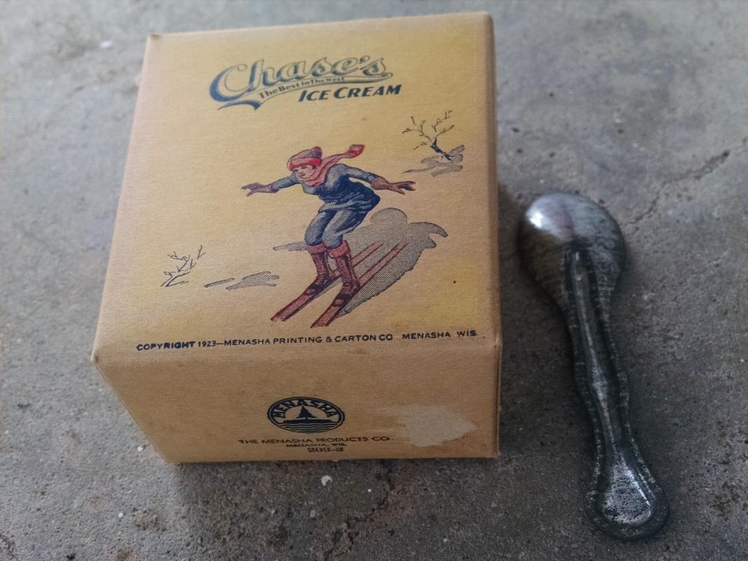 Chase's ice cream carton half pint box 1923 Provo Utah Menasha Wisconsin cardboard advertising container drug store collectible