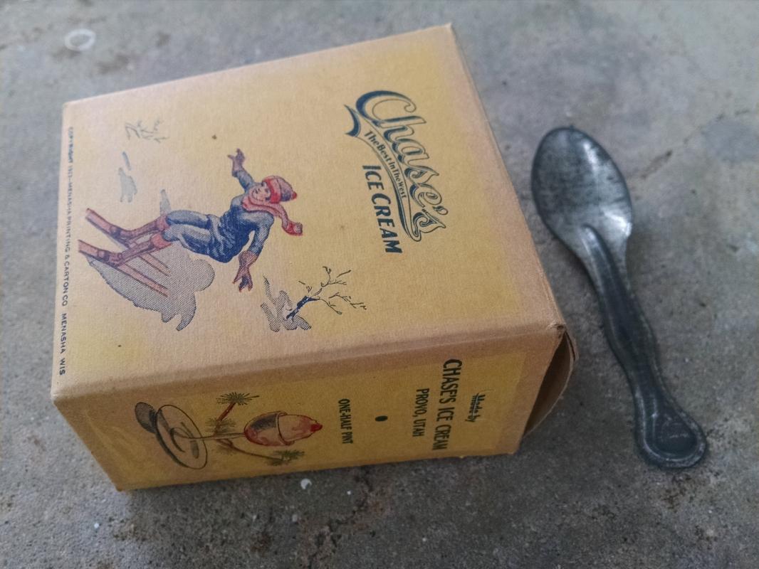 Chase's ice cream carton half pint box 1923 Provo Utah Menasha Wisconsin cardboard advertising container drug store collectible
