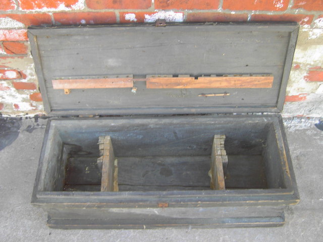 CARPENTERS TRUNK PRIMITIVE WOOD TOOL CHEST TRAVEL BOX