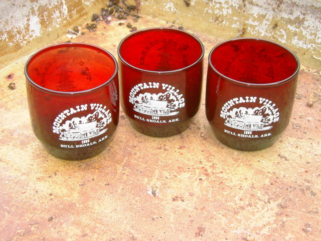 MOUNTAIN VILLAGE BULL SHOALS ARKANSAS OZARKS RUBY RED TUMBLER BAR GLASS