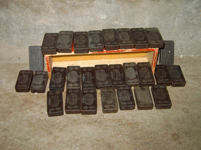 CROWN PATTERN DOMINO SET WOODEN TILE GAME PIECES WOOD CARDBOARD STORAGE BOX